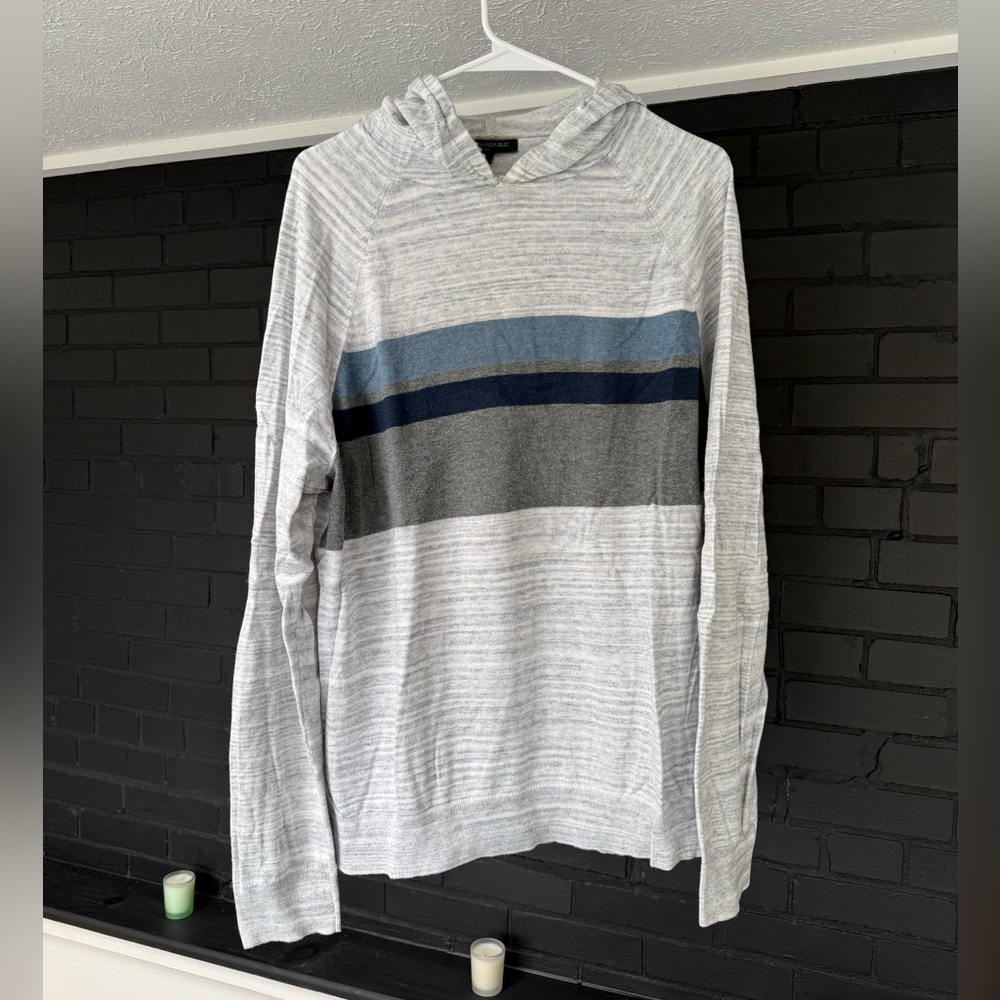 Banana Republic lightweight men’s sweater hoodie, Heather gray and blue, large